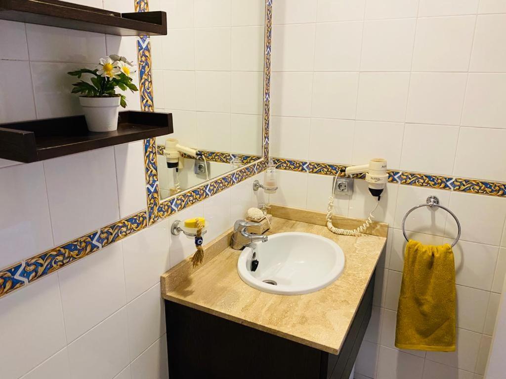 Oasis Apartment มิฮาส ภายนอก รูปภาพ